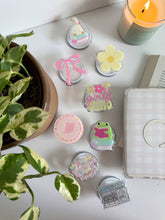 Load image into Gallery viewer, Hot Girls Read Kindle Grip