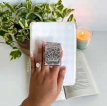 Load image into Gallery viewer, Storyteller Kindle Grip