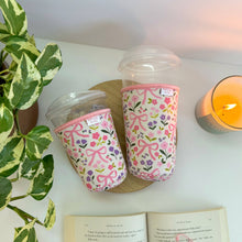 Load image into Gallery viewer, Flower and Bows Iced Coffee Sleeve
