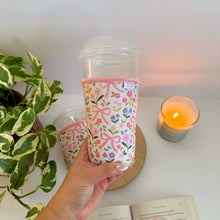 Load image into Gallery viewer, Flower and Bows Iced Coffee Sleeve